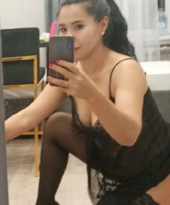 🌟 Страсть и наслаждение - вот что ты найдешь со мной. 💋 Я хорошо знаю свое дело и обещаю тебе незабываемый опыт, полный удовольствия. 🌹 У меня есть много фото, чтобы ты мог оценить мою красоту и изящество. Живу в Москве, так что можем встретиться в уютной гостинице или твоем месте. 🏨 Мои услуги на высшем уровне, и я уверена, что ты захочешь вернуться ко мне снова и снова. 💥 Отзывы о моей работе говорят сами за себя - мои клиенты всегда остаются довольными и возвращаются ко мне снова. 👀 Раскрой свое воображение, и я помогу сделать твои самые скрытые мечты яркими и запоминающимися. Не упускай шанс познакомиться со мной и окунуться в мир наслаждения! 🌈💫 Цветана